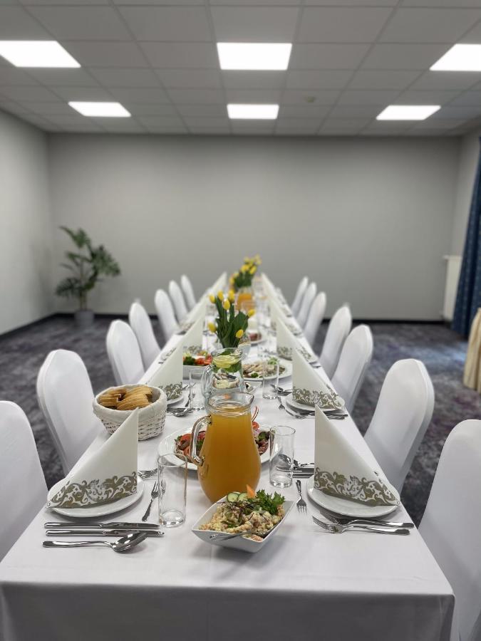 Hotel Anton By Dns Прушкув Экстерьер фото