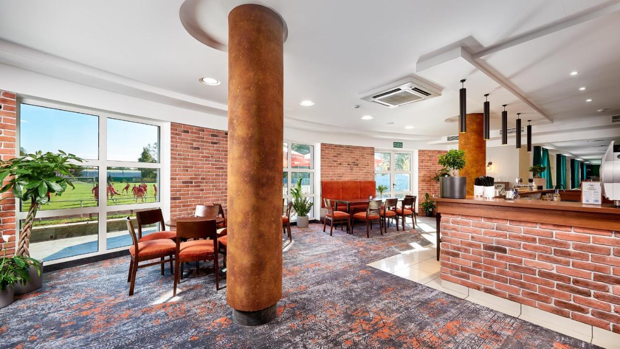 Hotel Anton By Dns Прушкув Экстерьер фото