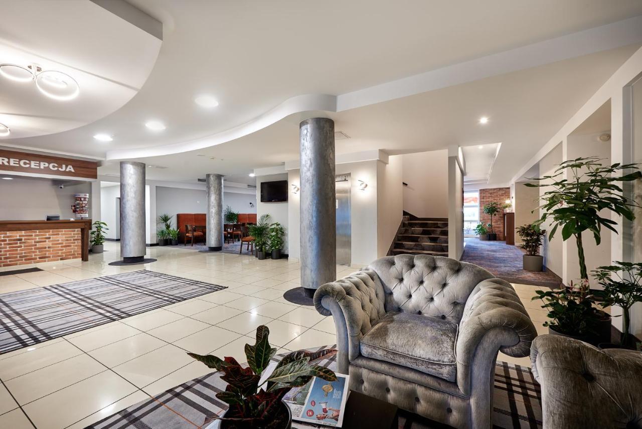 Hotel Anton By Dns Прушкув Экстерьер фото