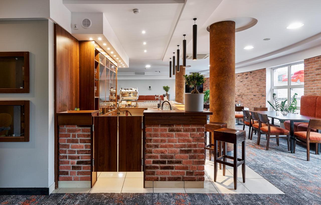 Hotel Anton By Dns Прушкув Экстерьер фото